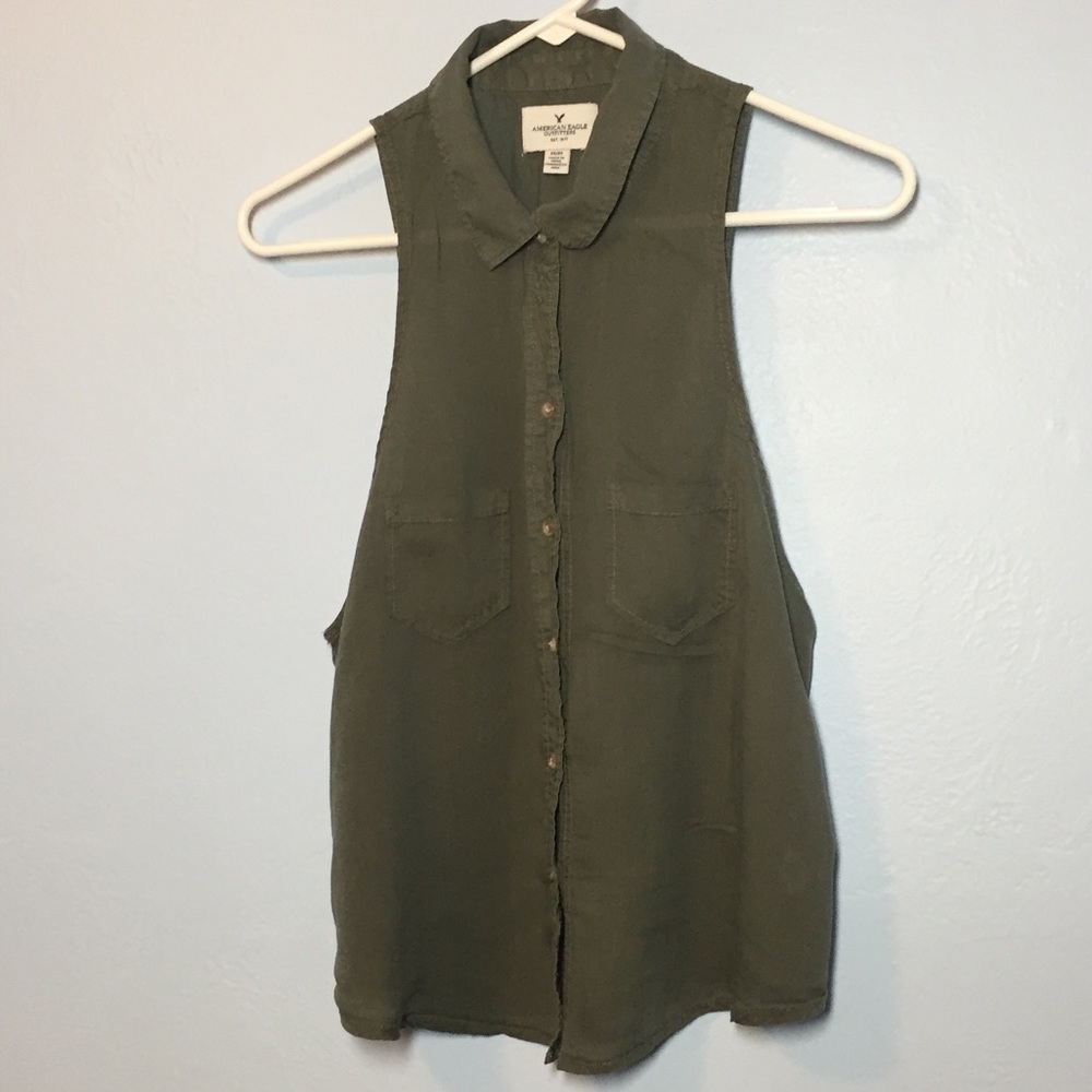 NWOT Button Up Tank Top